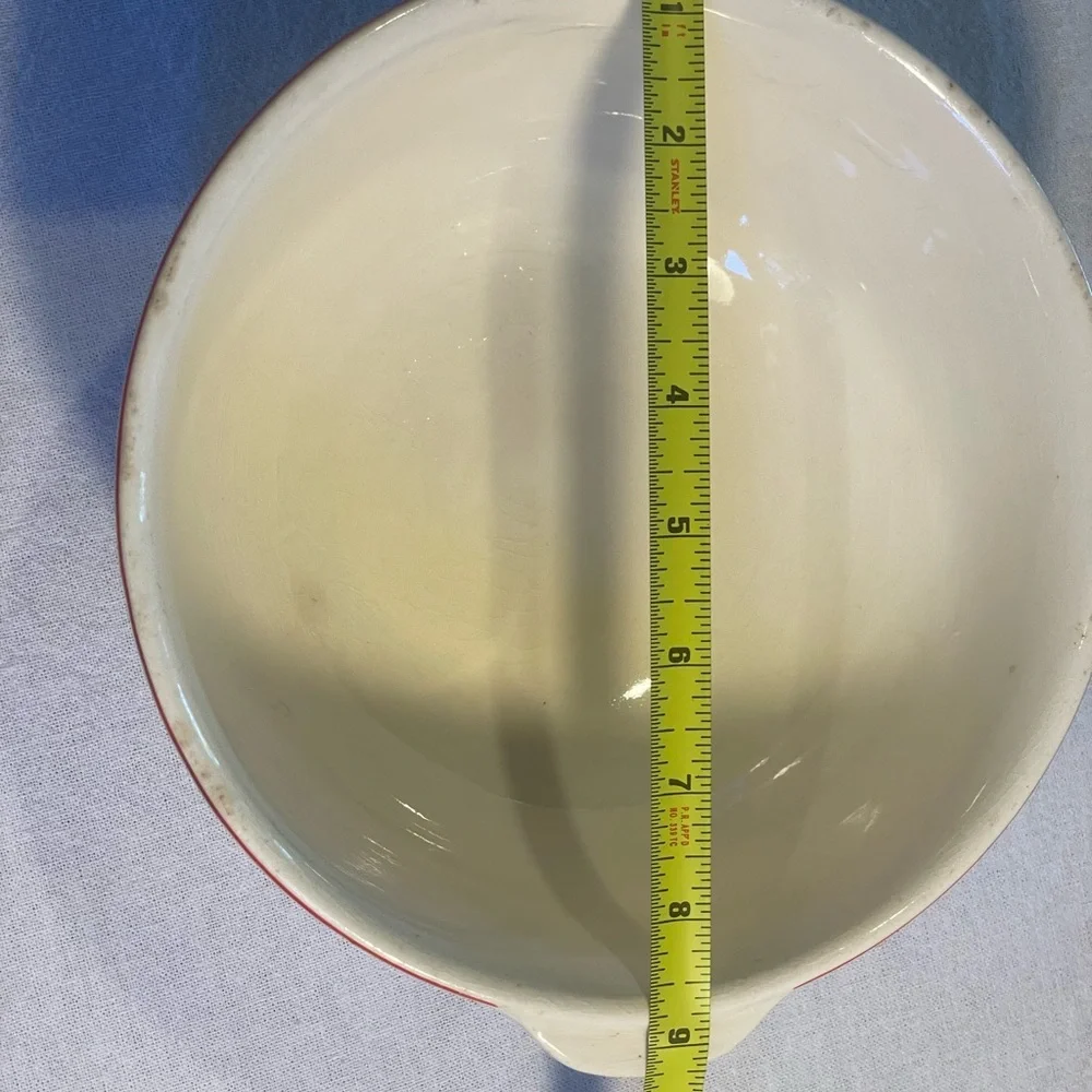 Vintage Casserole Dish Round Covered.Ceramic Made In USA.Universal Cambridge